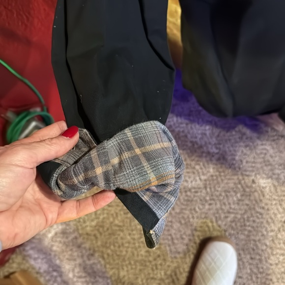 Carhartt Black Button-Up Shirt - Picture 3 of 5